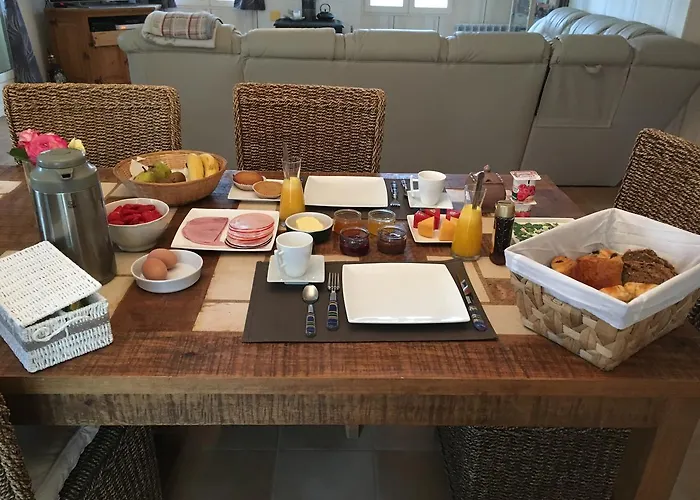 Maison Des Vignes Bed & Breakfast