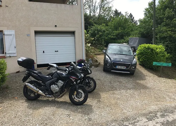 Maison Des Vignes Bed & Breakfast *