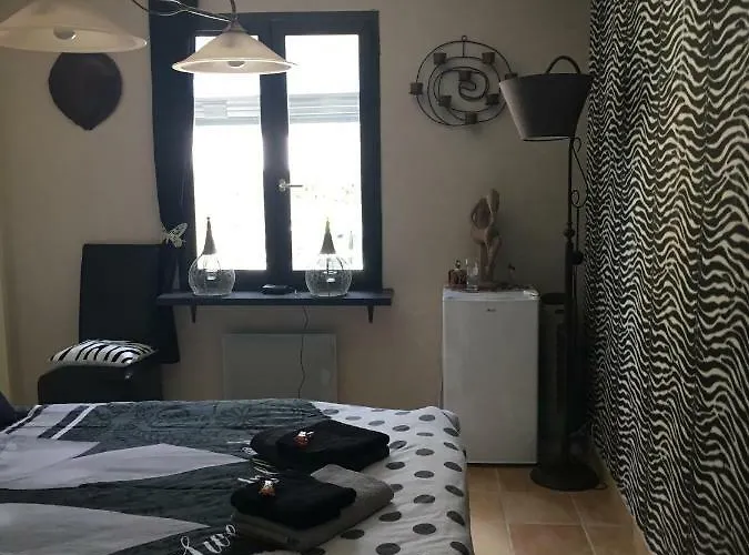 Maison Des Vignes Bed & Breakfast